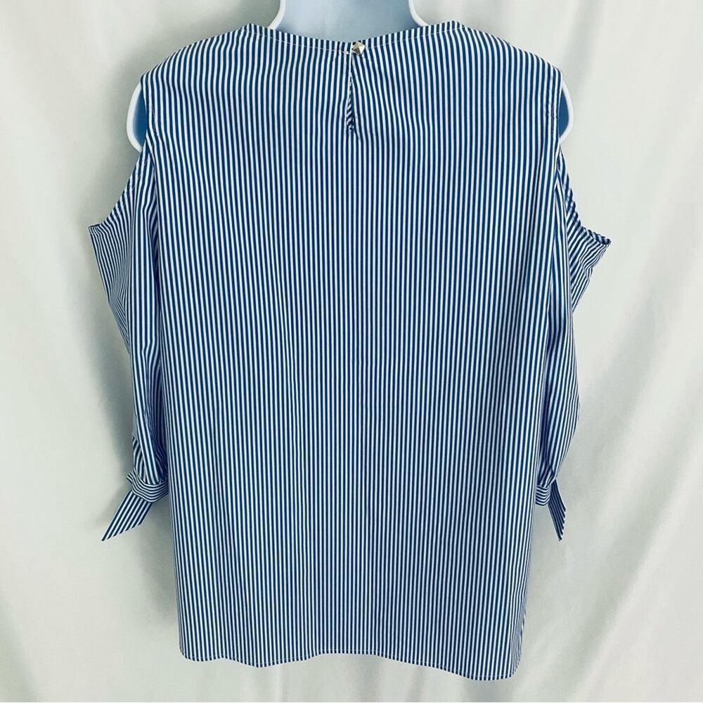 Multiples Open Shoulder Top Size Large - Picture 8 of 12